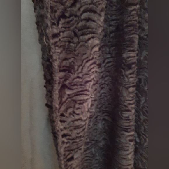 Cape - Picture 6 of 11